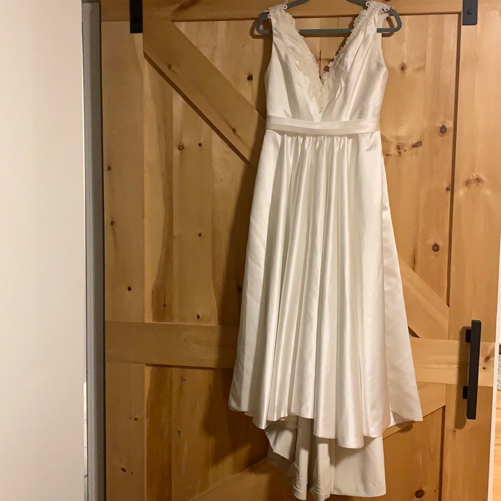 A line wedding dress retro lace and pockets